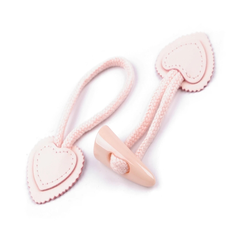 Fermoir à bascule pour duffle-coat - cœur rose Fermoir à bascule pour duffle-coat - cœur rose