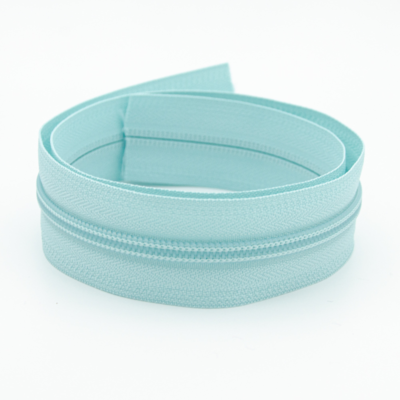 Fermeture éclair sans fin YKK 5 mm bleu bébé 543
