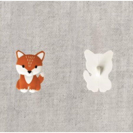 Eyelet button - fox sitting