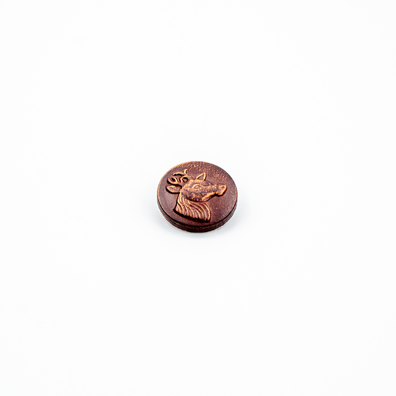 Bouton à œillet - cuir de cerf marron 25 mm (b)